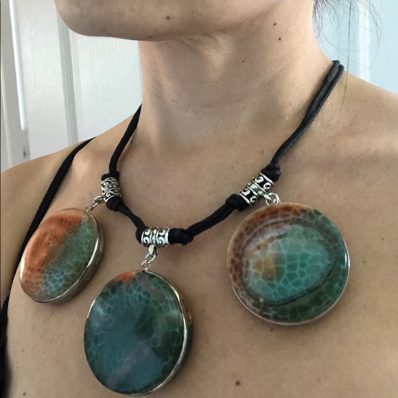 High-quality glass simulated stone choker - Picture 4 of 4